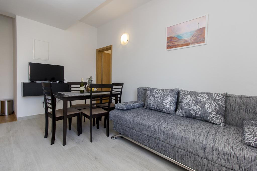 Apartments Zoran Пироваць Екстер'єр фото