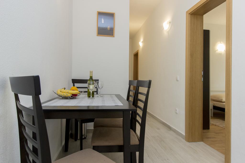 Apartments Zoran Пироваць Екстер'єр фото