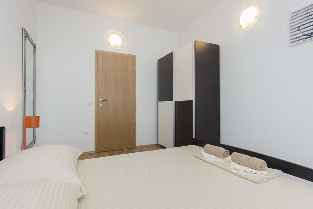 Apartments Zoran Пироваць Екстер'єр фото